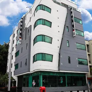 Hotel 33